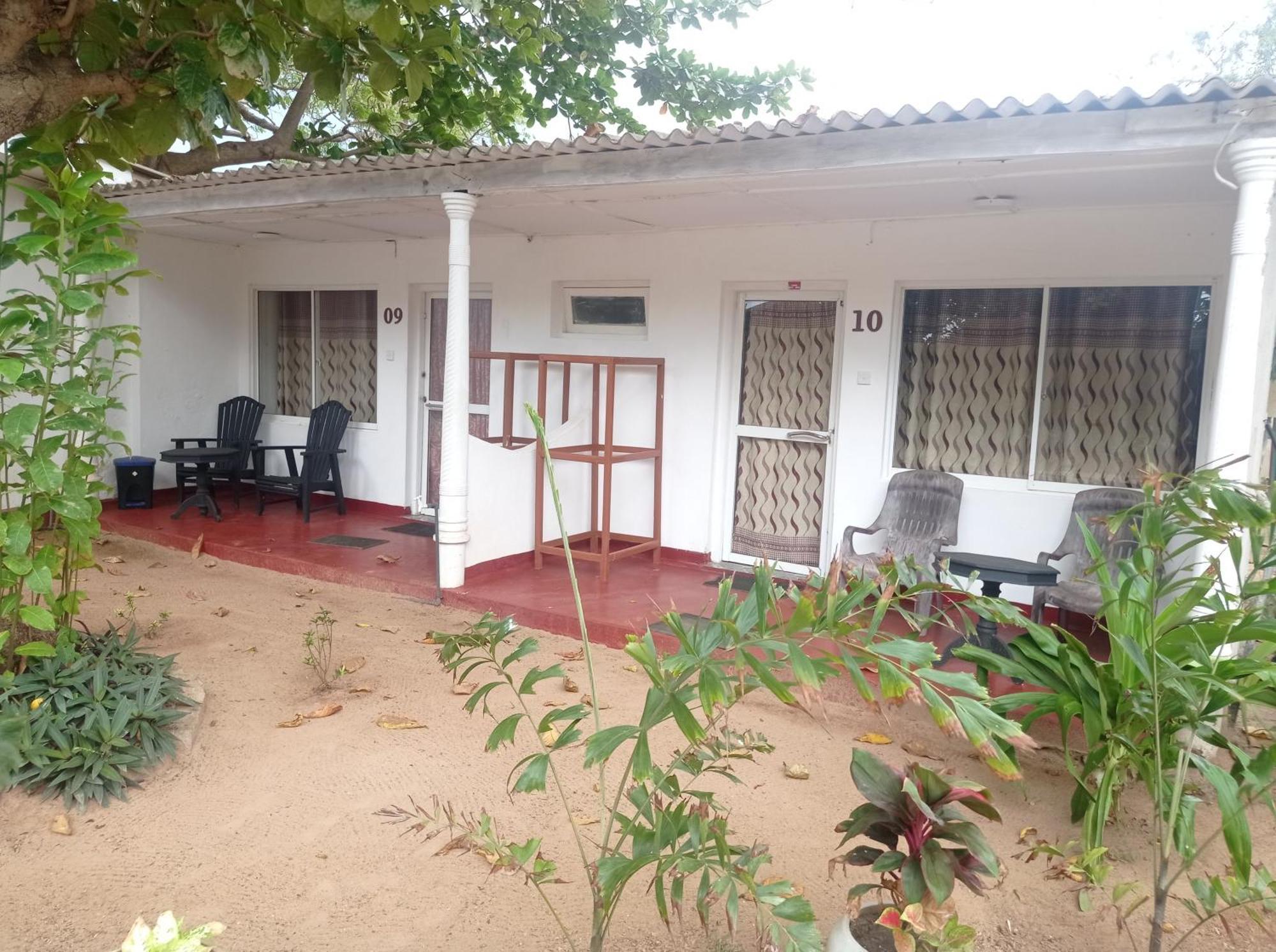 Golden Beach Cottages Trincomalee Exterior photo