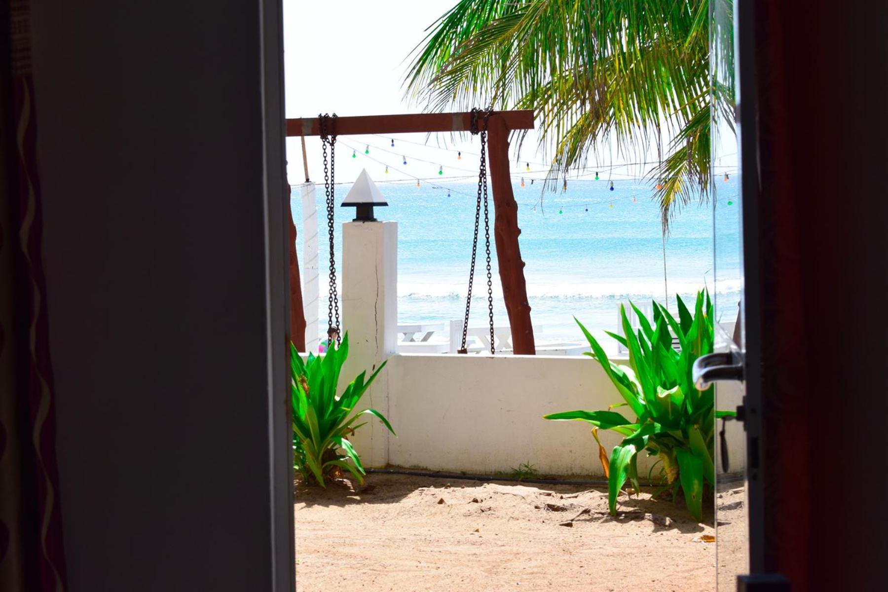 Golden Beach Cottages Trincomalee Exterior photo