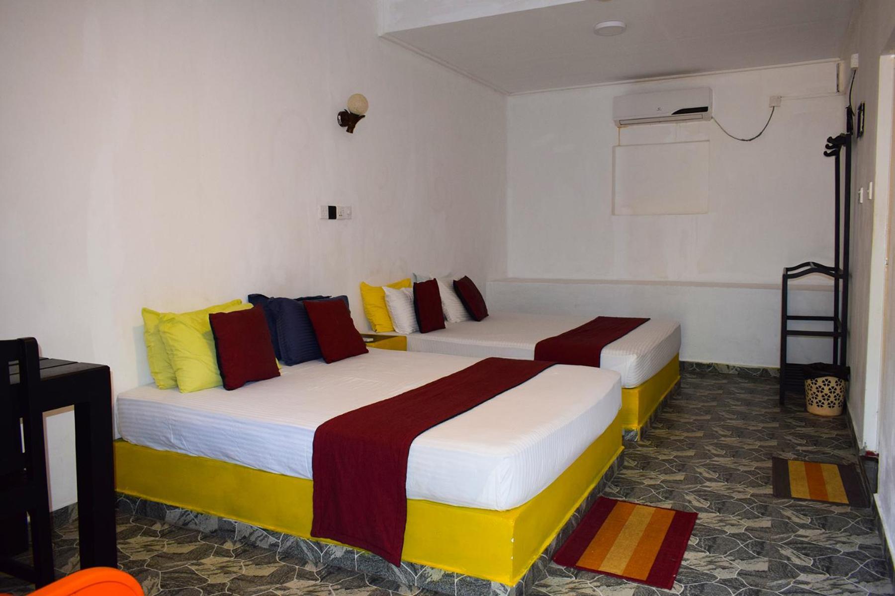 Golden Beach Cottages Trincomalee Exterior photo