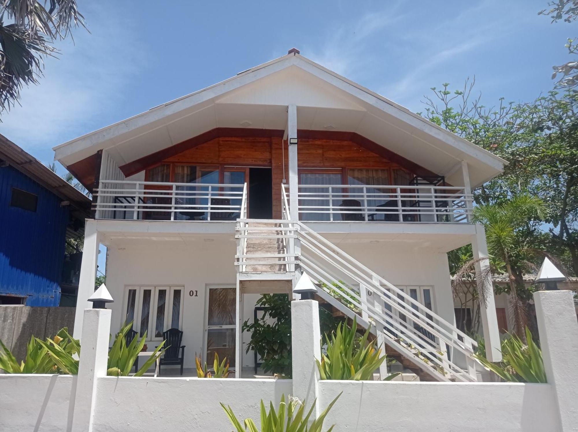 Golden Beach Cottages Trincomalee Exterior photo