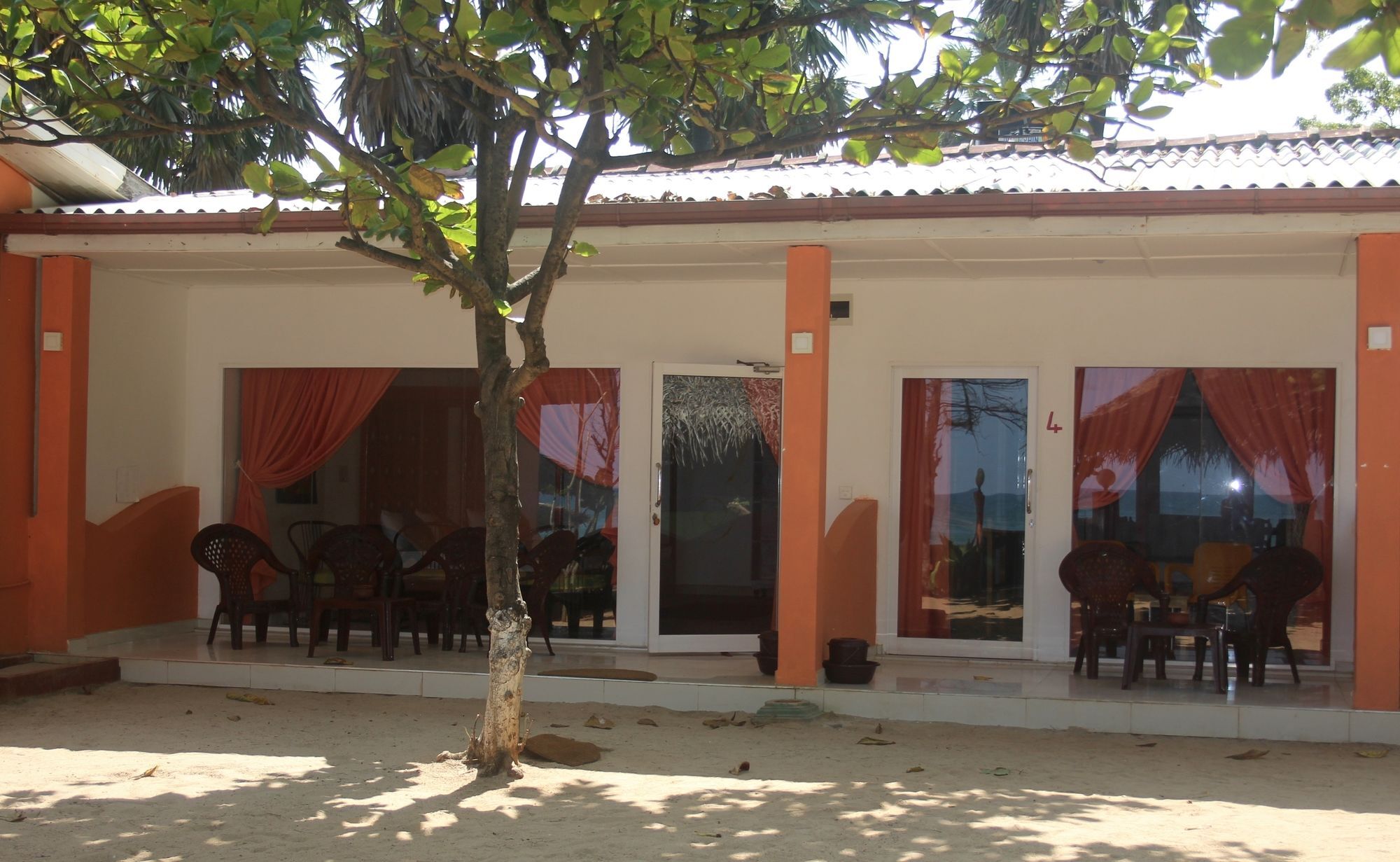Golden Beach Cottages Trincomalee Exterior photo